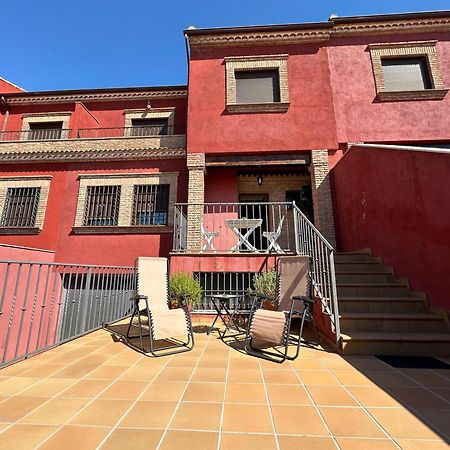 Casa Grande De Tres Plantas Con Parking Gratis Villa Linares  Dış mekan fotoğraf