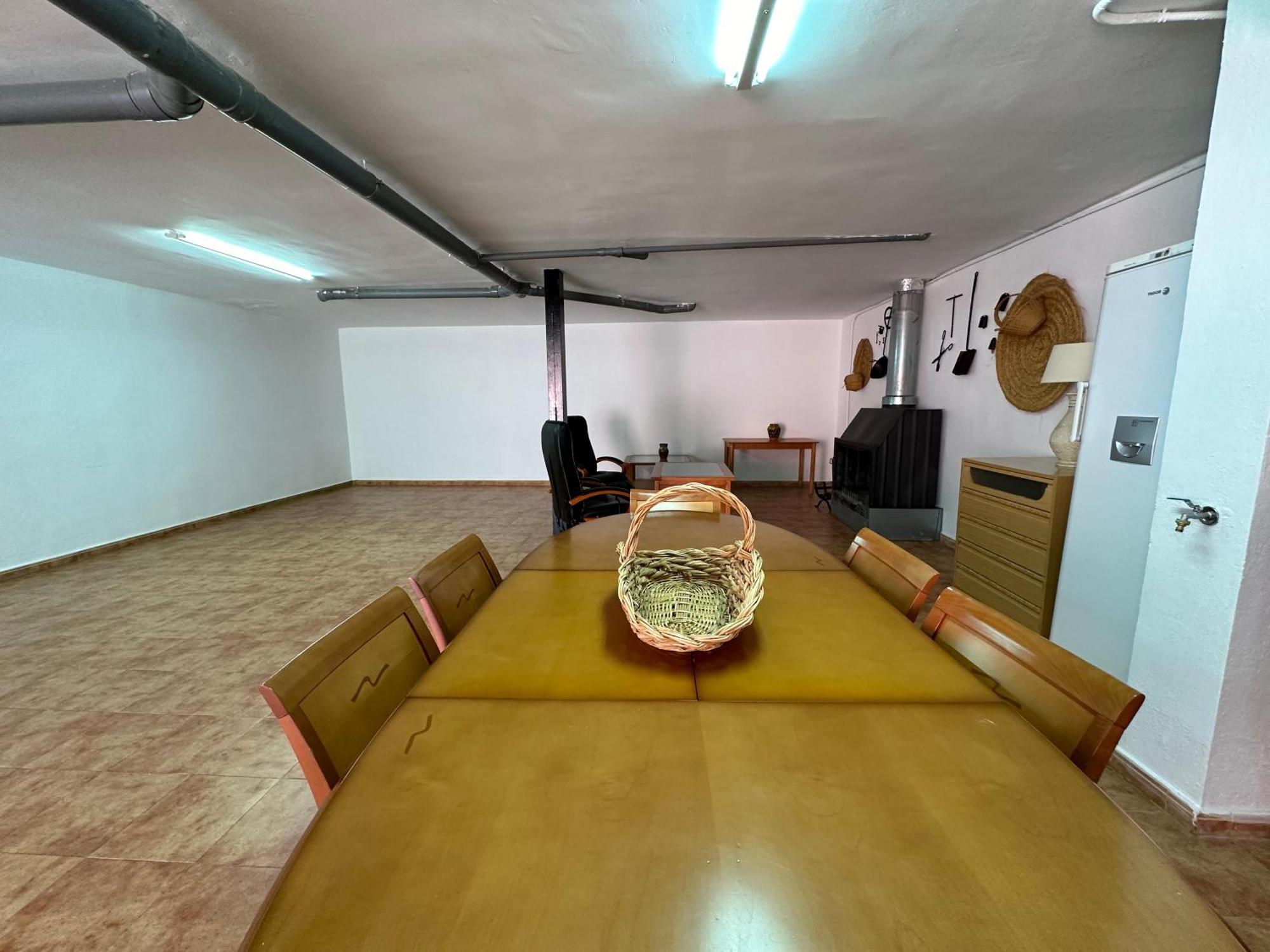 Casa Grande De Tres Plantas Con Parking Gratis Villa Linares  Dış mekan fotoğraf