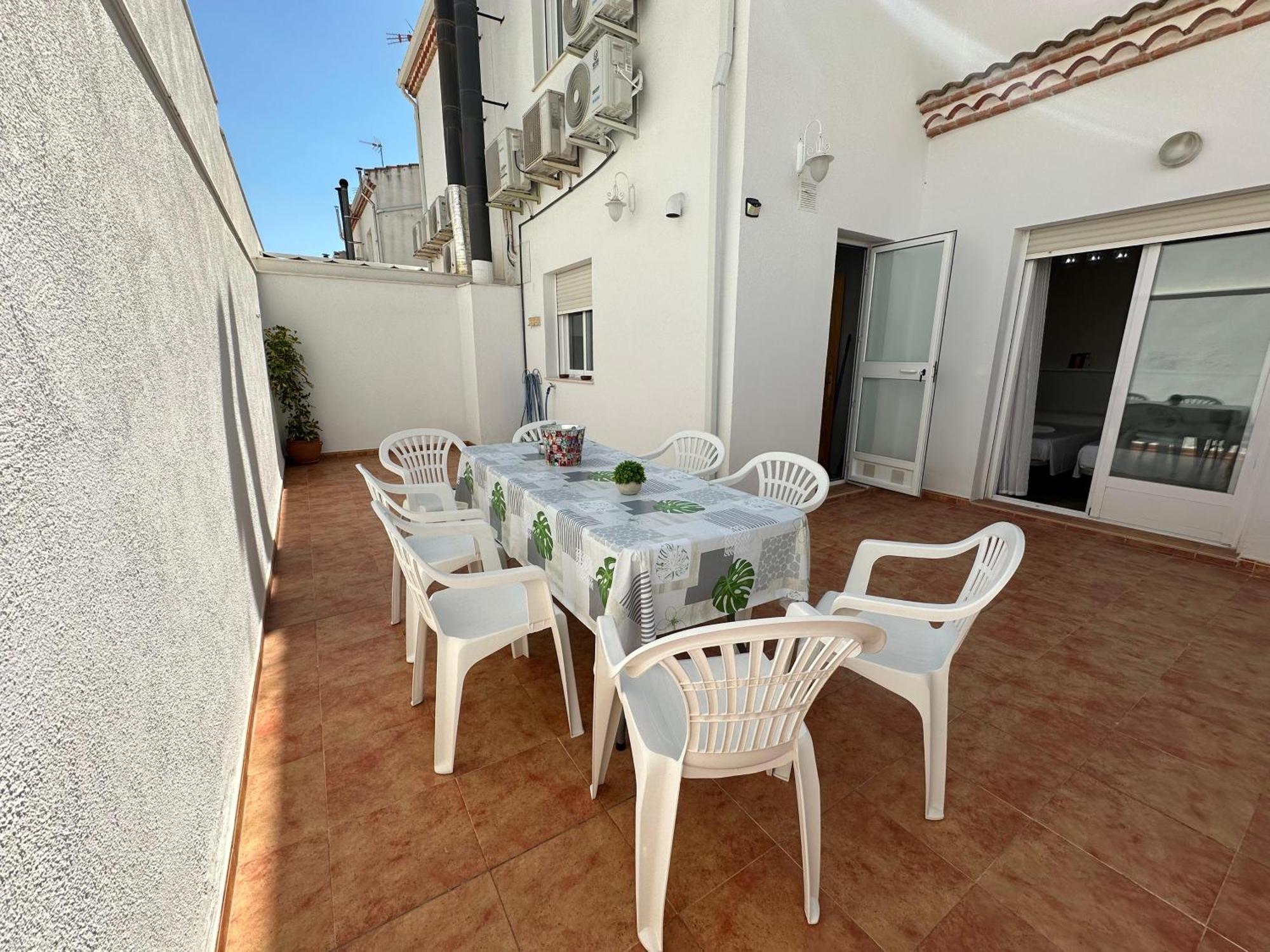 Casa Grande De Tres Plantas Con Parking Gratis Villa Linares  Dış mekan fotoğraf